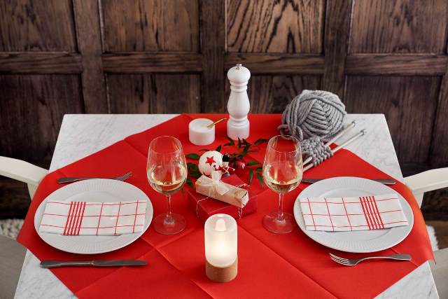 Dunicel-Mitteldecke 84 x 84 cm rot (20 Stück) | CaterPoint.de