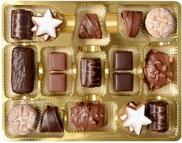 Schulte Unsere Festlichen Weihnachtsmischung mit Lebkuchen, Dominosteinen und Zimtsternen in goldener Schale