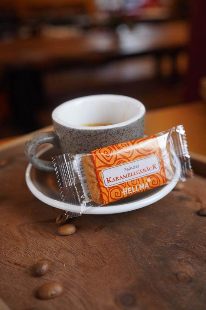 Hellma Karamellgebäck 300 x 6g | CaterPoint.de